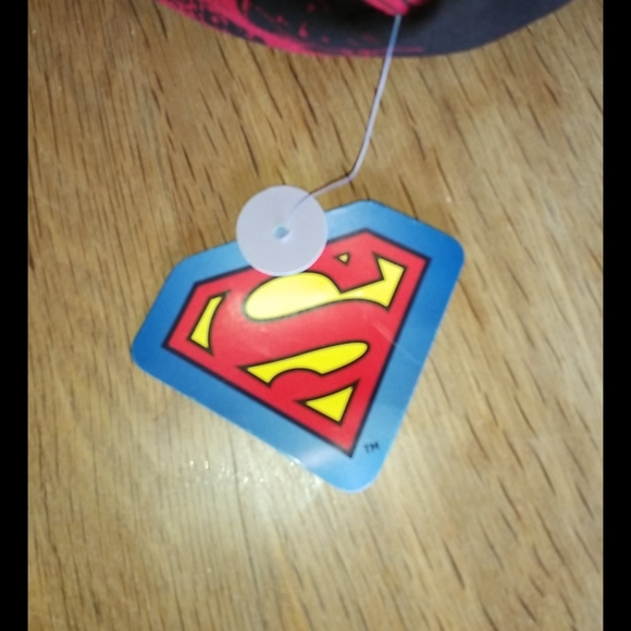 T is size Large - Picture 4 of 4